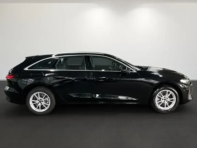 Second-hand Audi A5 Sport 204 CP (150 kW) 2025 Negru Break