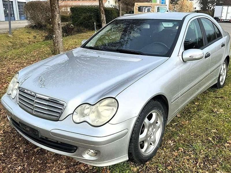 Gebraucht Mercedes C200 163 PS (119 kW) 2004 Silber Limousine
