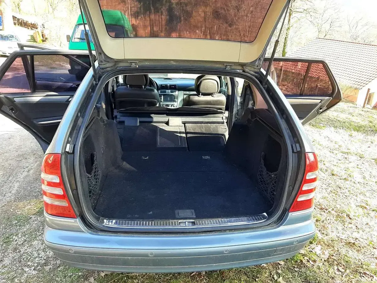 Gebraucht Mercedes C220 Elegance 150 PS (110 kW) 2006 Blau Kombi