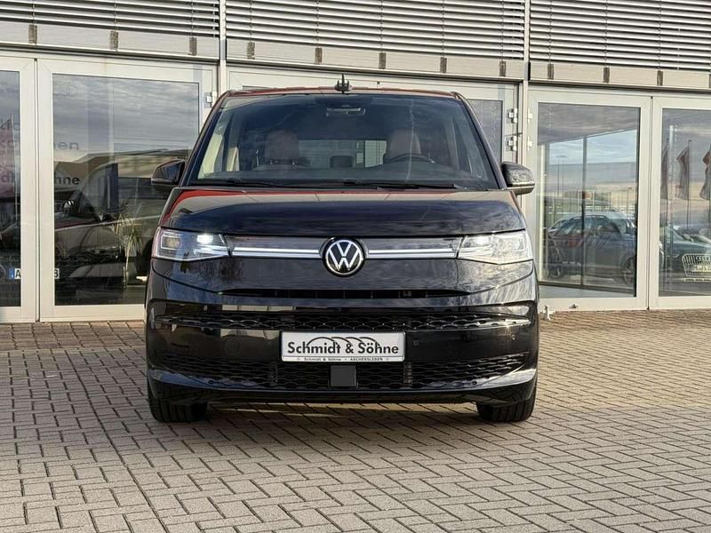 Second-hand VW Multivan Style 150 CP (110 kW) 2024 Negru Monovolum