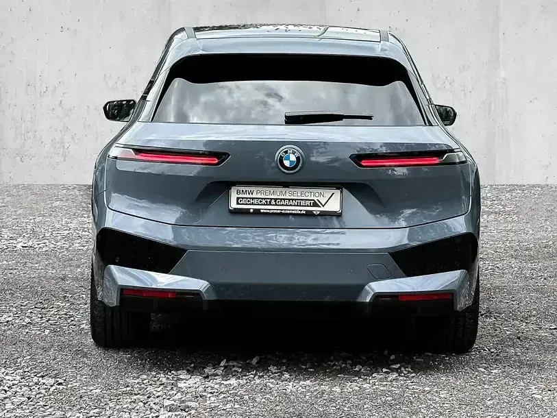 Gebraucht BMW iX M Sport 455 kW (619 PS) 2022 Bmw individual storm SUV