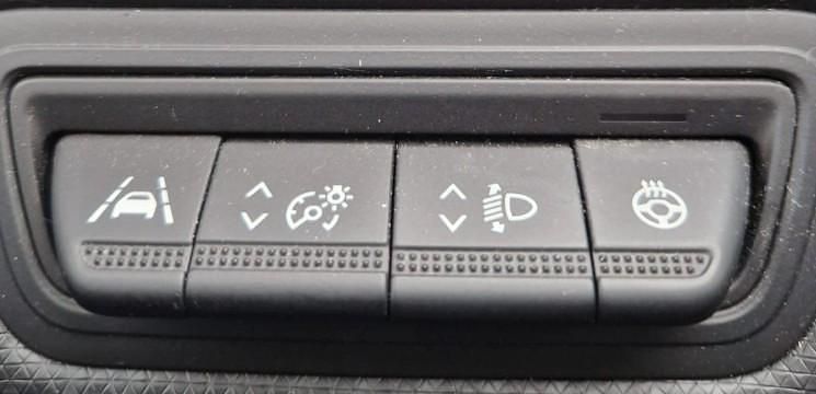 Gebraucht Renault Clio V 100 PS (73 kW) 2021 Rot Limousine