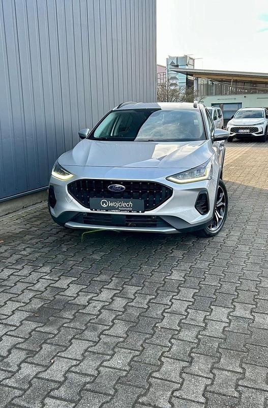 Gebraucht Ford Focus Active 155 PS (114 kW) 2022 Silber Limousine