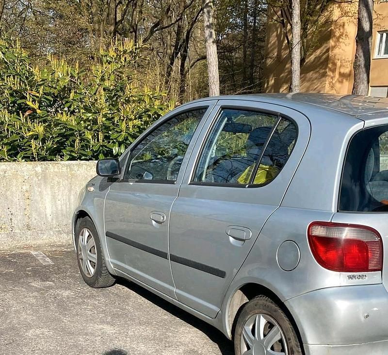 Gebraucht Toyota Yaris 2002 Silber Kleinwagen