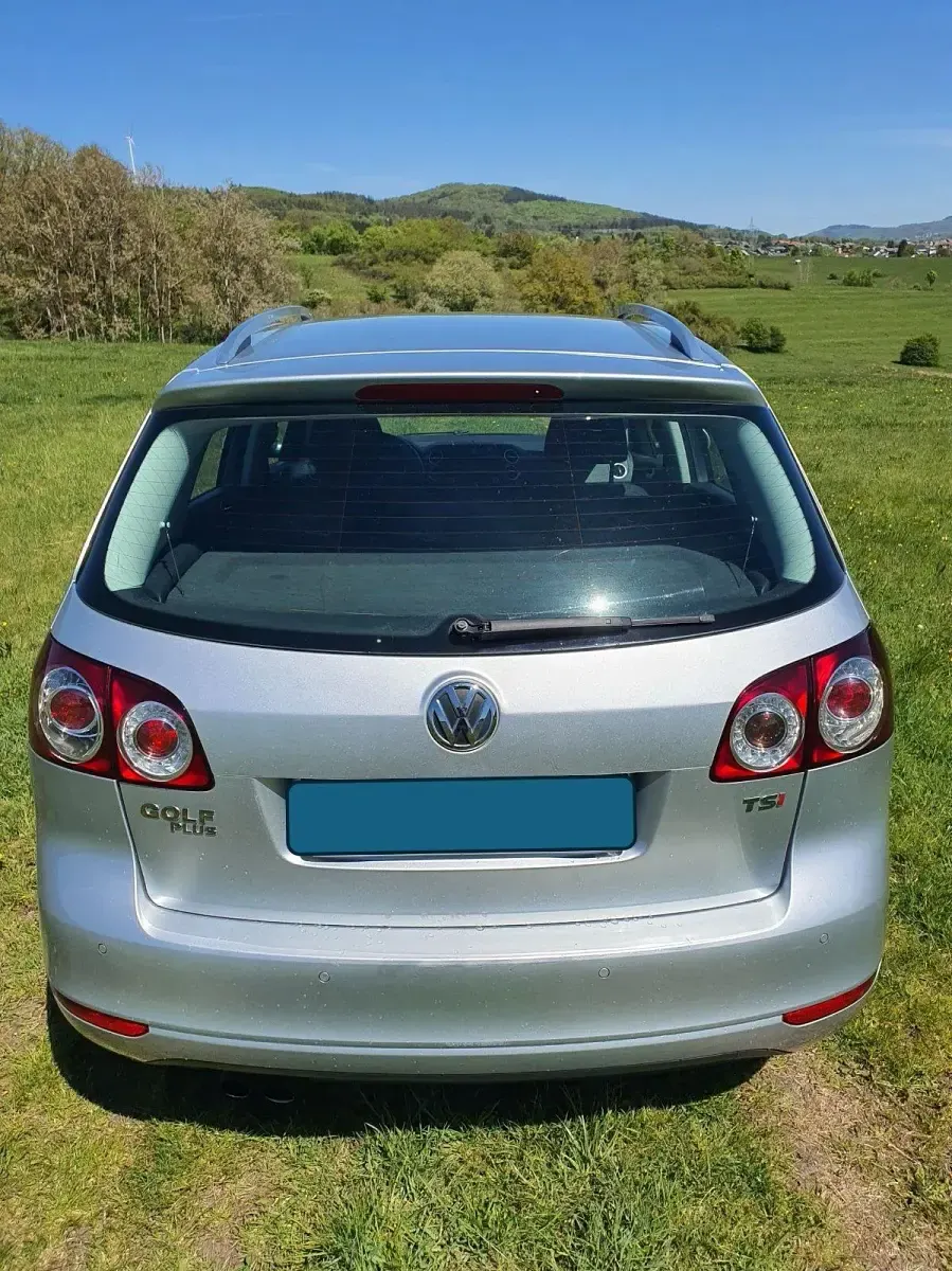 Second-hand VW Golf 122 CP (89 kW) 2009 Argintiu Monovolum