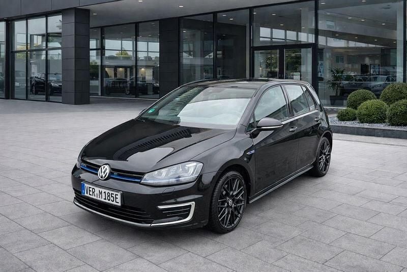 Schwarz Gebraucht 2016 VW Golf GTE Limousine | 13.999 € (Fairer Preis) - Bild 1/4