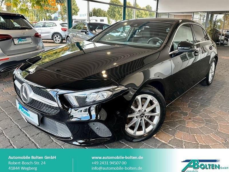 Schwarz Gebraucht 2019 Mercedes A250 Progressive Limousine | 22.890 € (Etwas zu teuer) - Bild 1/4
