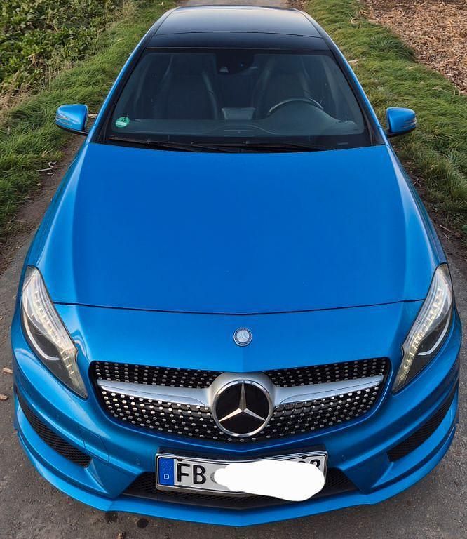 Blau Gebraucht 2015 Mercedes A200 Limousine | 9.500 € (Superpreis) - Bild 1/4