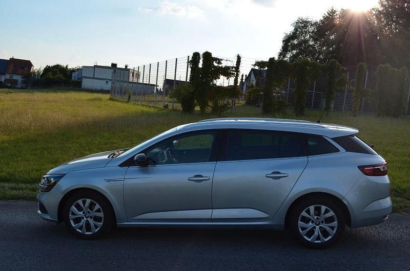 Silber Gebraucht 2020 Renault Mégane IV Life Limousine | 9.600 € (Fairer Preis) - Bild 1/4