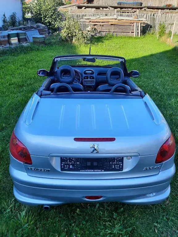 Gebraucht Peugeot 206 CC Platinum 109 PS (80 kW) 2006 Silber Cabrio