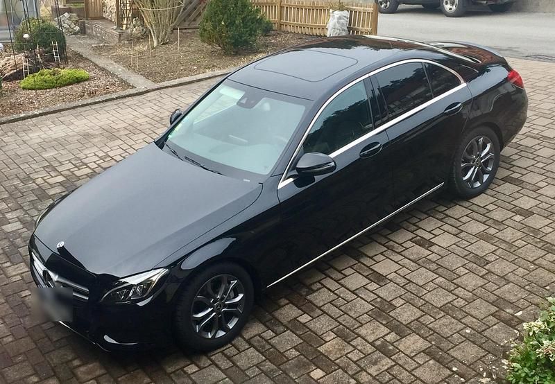 Schwarz Gebraucht 2018 Mercedes C220 Avantgarde Limousine | 20.500 € (Guter Preis) - Bild 1/4