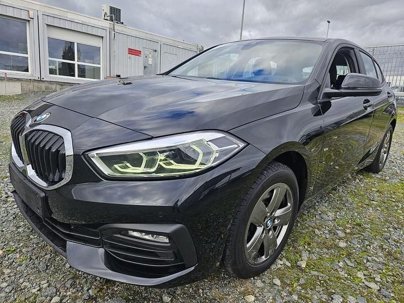 Schwarz Gebraucht 2021 BMW 116 Advantage Kleinwagen | 16.660 € (Fairer Preis) - Bild 1/4