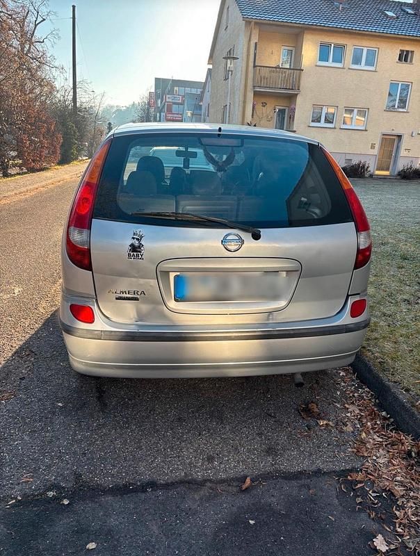 Gebraucht Nissan Almera Tino 116 PS (85 kW) 2005 Silber Van / Kleinbus