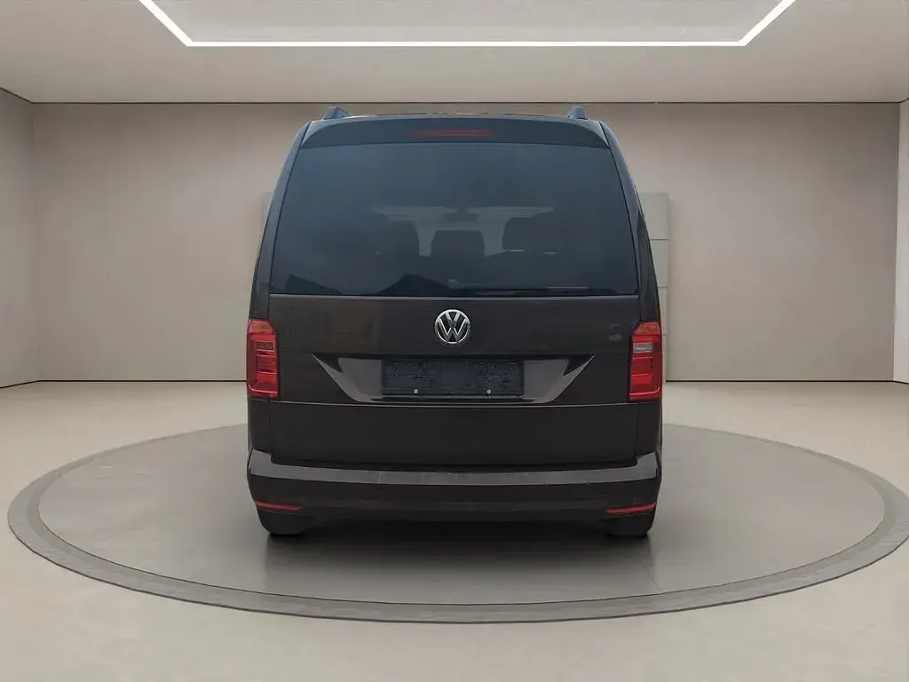 Gebraucht VW Caddy Beach 102 PS (75 kW) 2017 Braun Van / Kleinbus