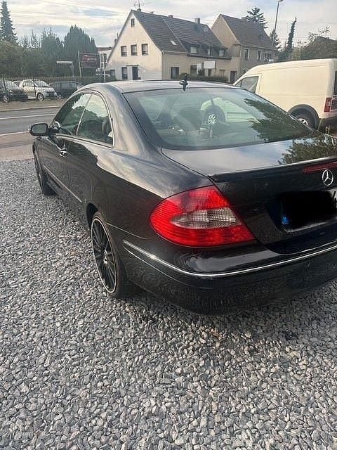 Schwarz Gebraucht 2008 Mercedes CLK220 Avantgarde Coupé | 3.950 € (Guter Preis) - Bild 1/4
