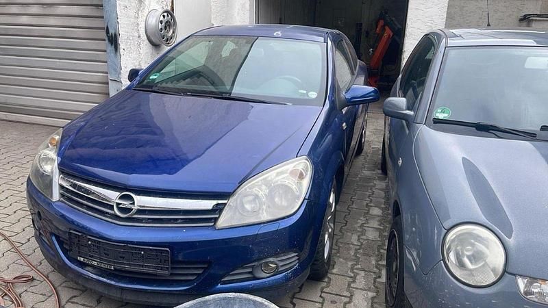 Blau Gebraucht 2006 Opel Astra GTC Kleinwagen | 1.799 € (Guter Preis) - Bild 1/4