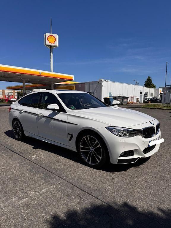 Weiß Gebraucht 2015 BMW 320 Gran Turismo M Sport Limousine | 17.999 € (Fairer Preis) - Bild 1/4
