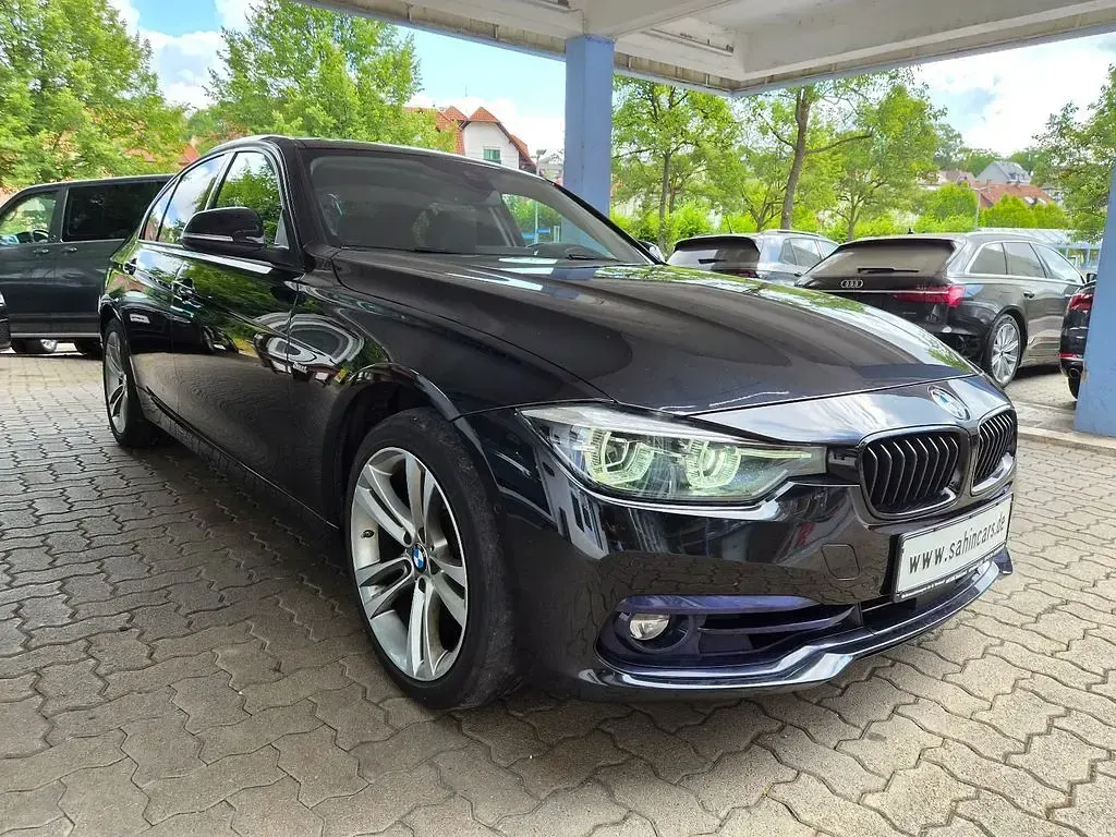 Gebraucht BMW 320 Sport Line 184 PS (135 kW) 2018 Schwarz Limousine