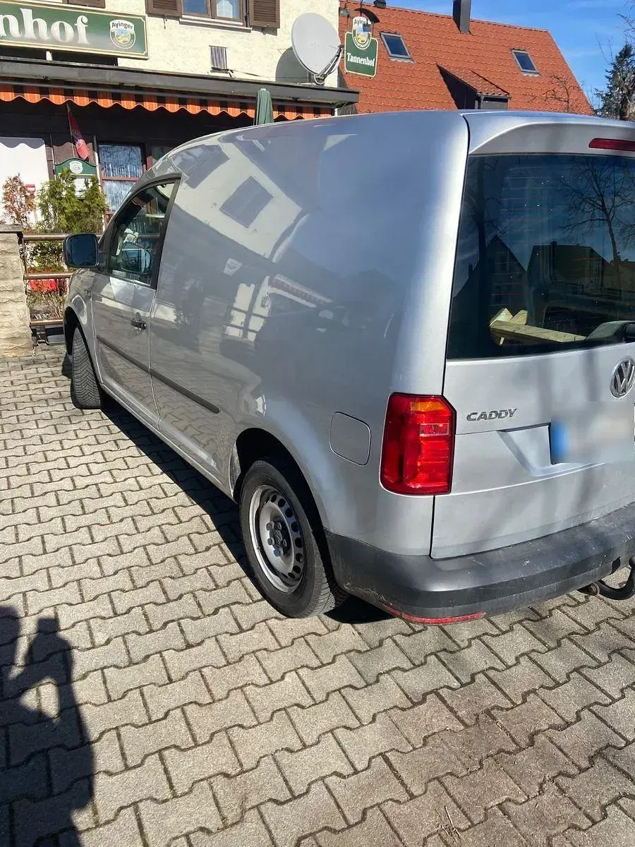 Gebraucht VW Caddy Highline 102 PS (75 kW) 2016 Silber Van / Kleinbus