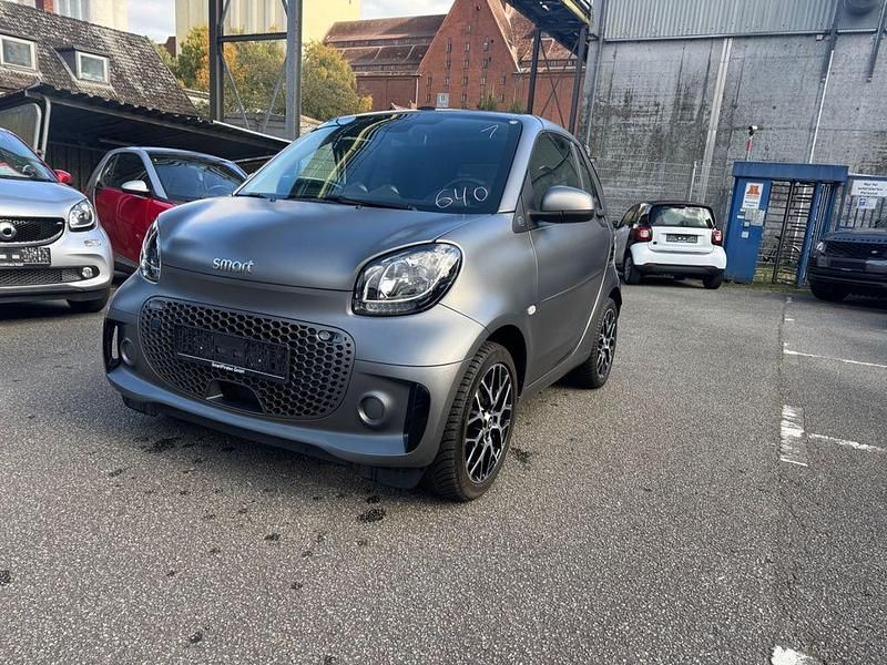 Grau Gebraucht 2022 Smart ForTwo Electric Drive Cabrio | 11.990 € (Fairer Preis) - Bild 1/4