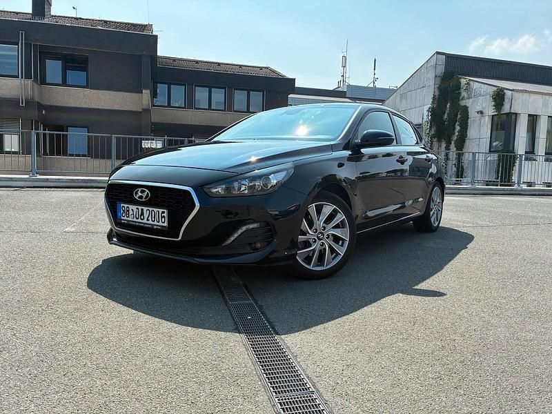 Schwarz Gebraucht 2019 Hyundai i30 Limousine | 14.900 € (Fairer Preis) - Bild 1/4