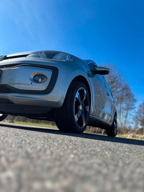 Gebraucht VW up! 60 PS (44 kW) 2020 Silber Kleinwagen