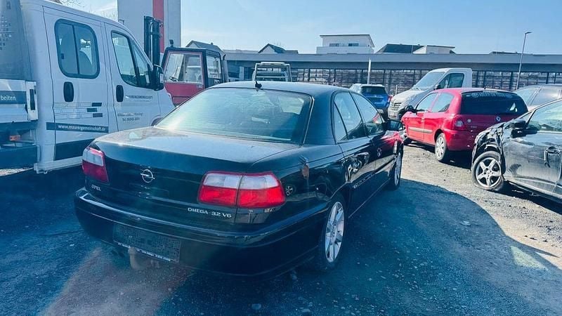 Gebraucht Opel Omega Edition 218 PS (160 kW) 2002 Schwarz Limousine