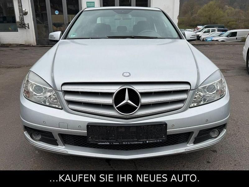 Gebraucht Mercedes C180 156 PS (114 kW) 2009 Silber Limousine