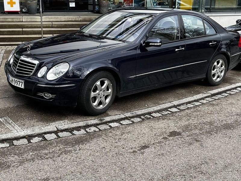 Gebraucht Mercedes E280 Avantgarde 231 PS (169 kW) 2006 Blau Limousine
