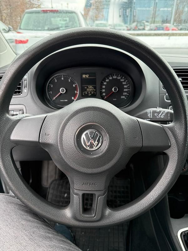 Usado VW Polo 60 HP (44 kW) 2010 Cinzento Citadino