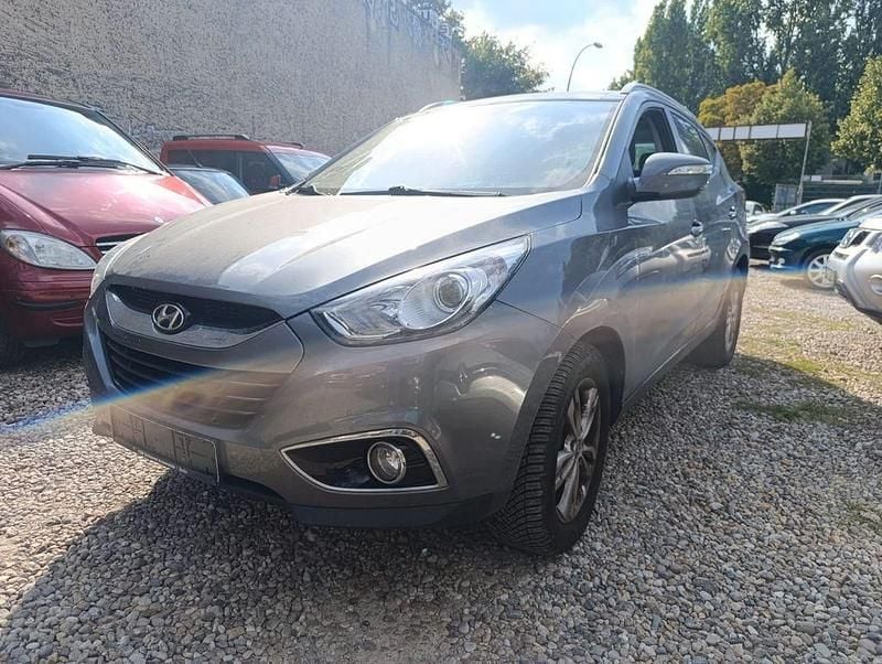 Grau Gebraucht 2011 Hyundai ix35 Style SUV | 7.550 € (Guter Preis) - Bild 1/4
