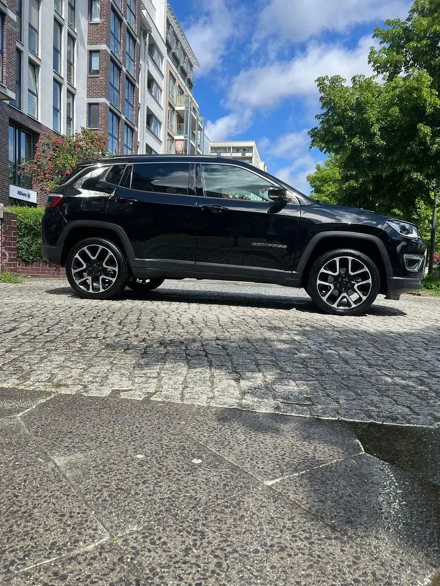 Gebraucht Jeep Compass Limited 170 PS (125 kW) 2020 Schwarz SUV
