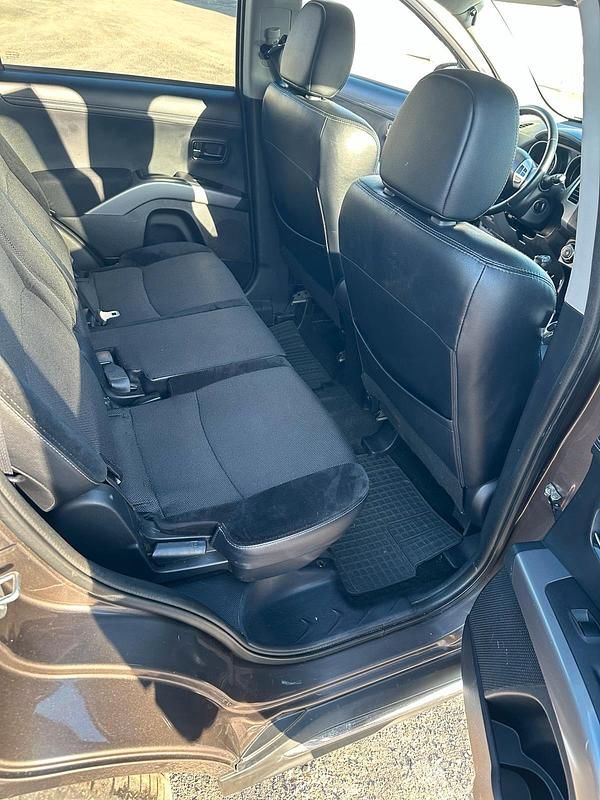 Gebraucht Mitsubishi Outlander Top 177 PS (130 kW) 2012 Braun SUV