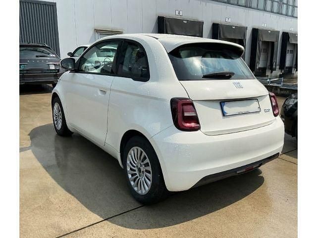 Gebraucht Fiat 500e Basis 86 kW (118 PS) 2023 Arktis weiß) (weiss Kleinwagen