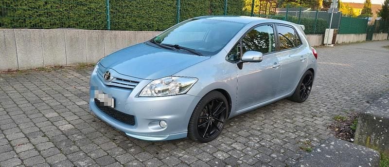 Gebraucht Toyota Auris 99 PS (72 kW) 2011 Blau Kleinwagen