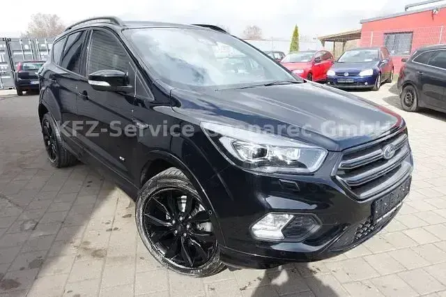 Gebraucht Ford Kuga ST-Line 180 PS (132 kW) 2018 Schwarz SUV