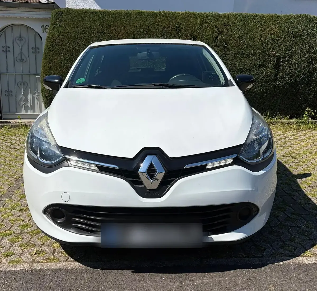 Gebraucht Renault Clio LIMITED 73 PS (53 kW) 2016 Weiß Kleinwagen