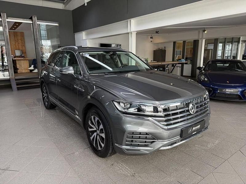 Gebraucht VW Touareg Elegance 286 PS (210 kW) 2020 Siliziumgrau metallic (metallic) SUV