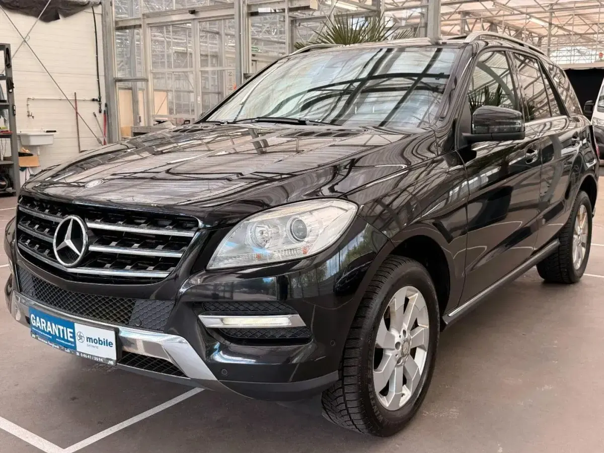 Gebraucht Mercedes ML350 258 PS (189 kW) 2011 Schwarz SUV