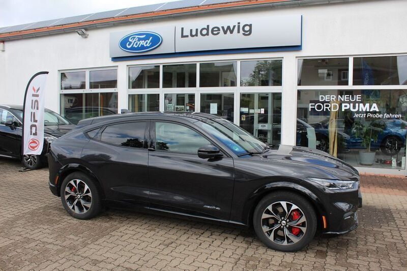 Dark matter/starlight gray Gebraucht 2023 Ford Mustang Mach-E Premium SUV | 34.900 € (Superpreis) - Bild 1/4