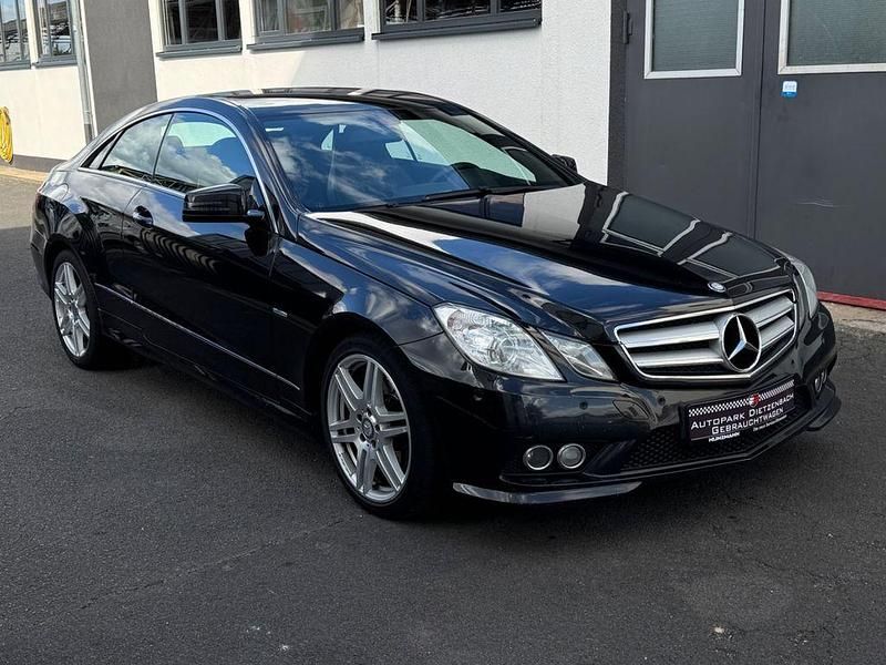 Schwarz Gebraucht 2010 Mercedes E250 AMG Coupé | 7.980 € (Fairer Preis) - Bild 1/3