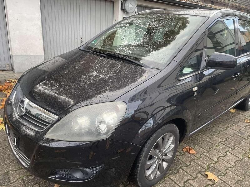Saphirschwarz mineraleffekt Gebraucht 2010 Opel Zafira Edition Van / Kleinbus | 2.700 € (Guter Preis) - Bild 1/4