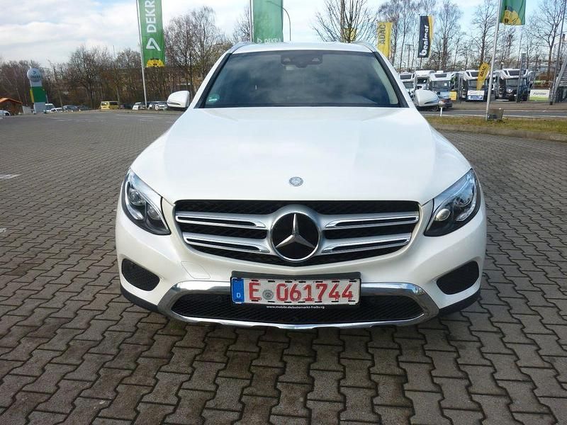 Gebraucht Mercedes GLC250 211 PS (155 kW) 2016 Weiß SUV