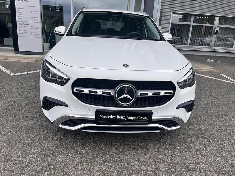 Gebraucht Mercedes GLA180 Progressive 136 PS (100 kW) 2024 Weiß SUV