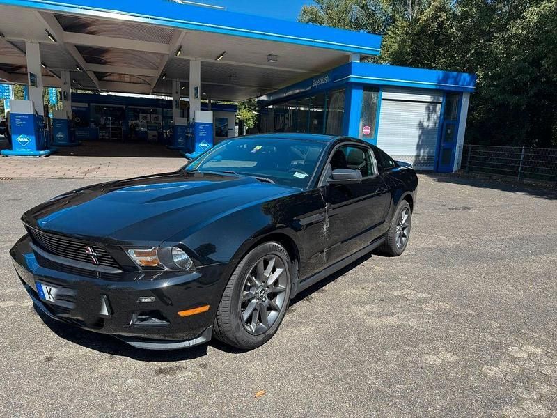 Gebraucht Ford Mustang 305 PS (224 kW) 2011 Schwarz Coupé