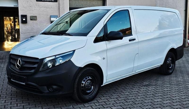 Arktikweiss Gebraucht 2017 Mercedes Vito Van / Kleinbus | 14.500 € (Superpreis) - Bild 1/4