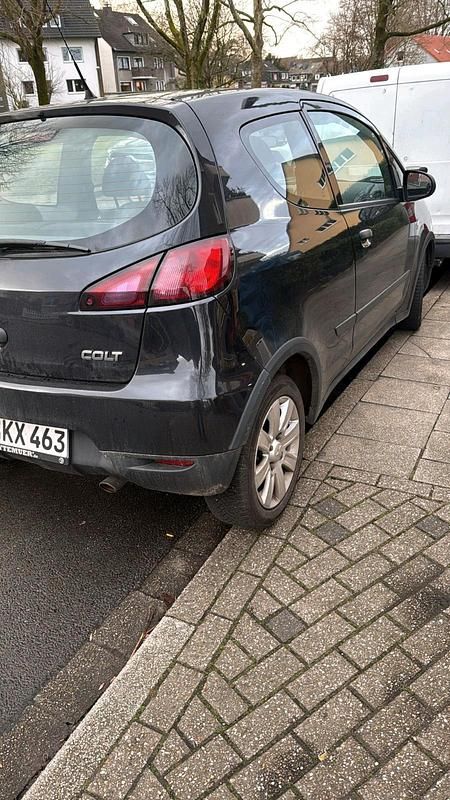 Gebraucht Mitsubishi Colt 75 PS (55 kW) 2011 Schwarz Kleinwagen