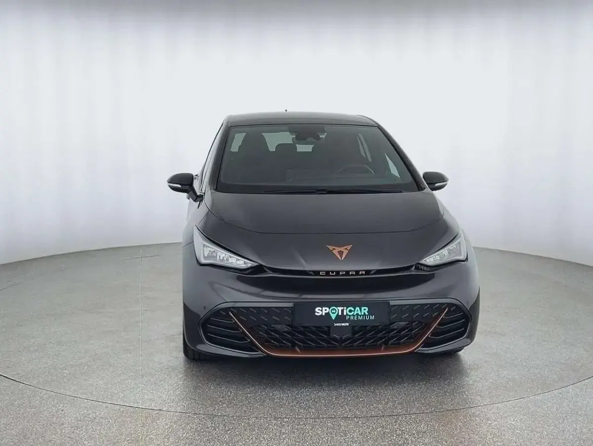 Gebraucht Cupra Born Basis 150 kW (204 PS) 2024 Grau Kleinwagen