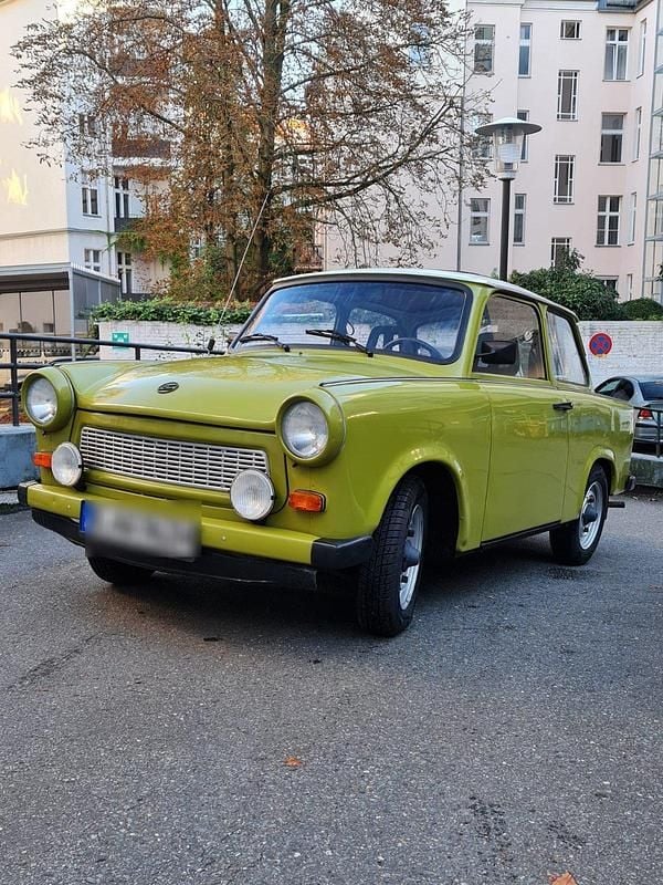 Grün Gebraucht 1989 Trabant 601 Kleinwagen | 5.000 € - Bild 1/4