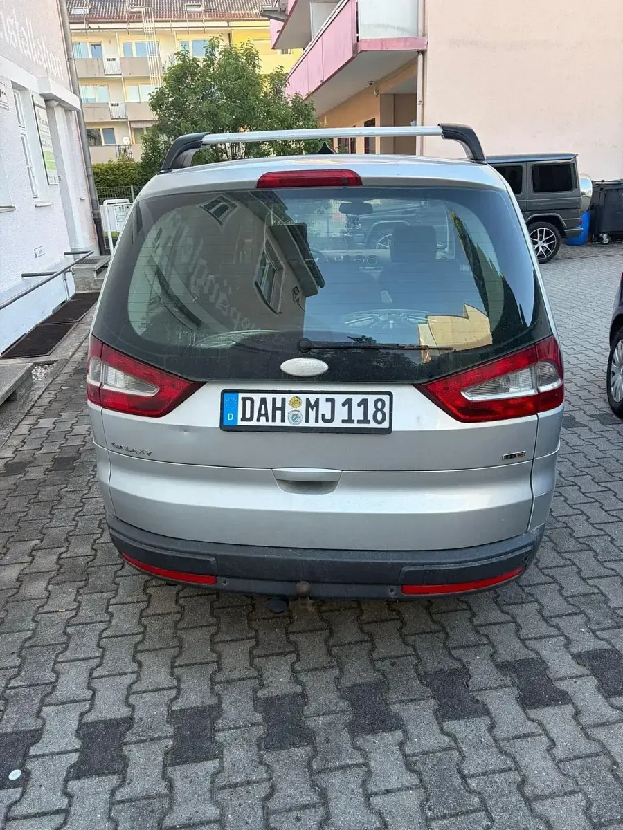 Używany Ford Galaxy 140 KM (102 kW) 2008 Srebrny Minivan